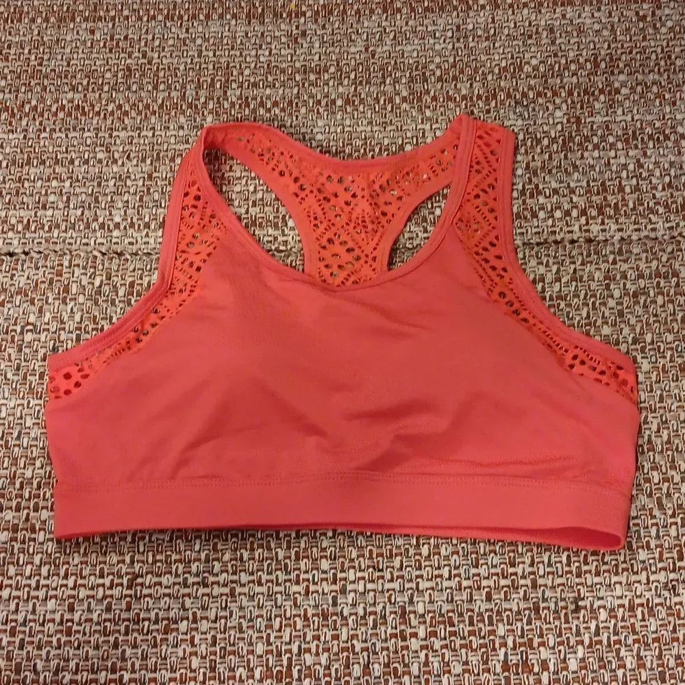 New Lace Racerback Pullover Red Sports‎ Bra Medium New With Tags
